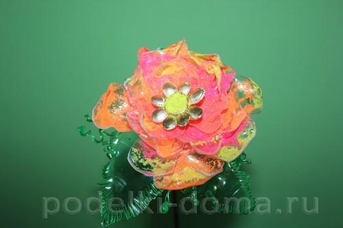 Поделки из пластиковых бутылок. Как можно использовать пластиковые бутылки, чтобы о тебе заговорил весь мир 04