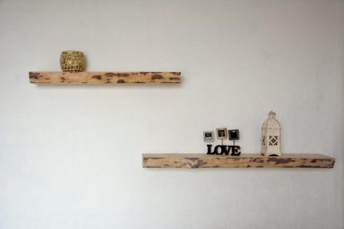 Как установить полку на потолке без гвоздей и молотка. Как приспособить полку, не используя ни единого гвоздя