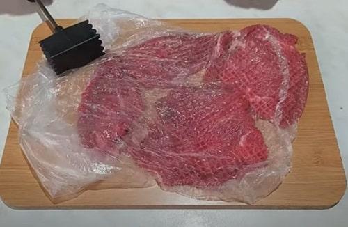 Как замариновать отбивные из говядины. Сочные и мягкие отбивные из говядины на сковороде — ТОП лучших рецептов