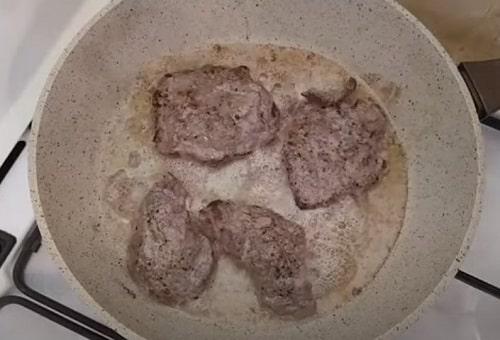 Как замариновать отбивные из говядины. Сочные и мягкие отбивные из говядины на сковороде — ТОП лучших рецептов