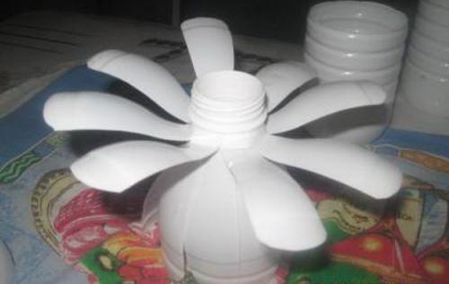 Что можно сделать из бутылки из-под кваса. Поделки из пластиковых бутылок своими руками для детского сада: мастер-классы + 120 ФОТО