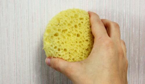 Можно ли использовать утюг для мытья обоев. Чем отчистить флизелиновые и виниловые обои