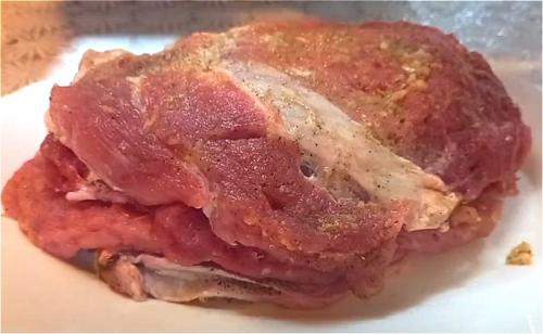 Как приготовить мягкие отбивные из свинины. Сочные и нежные отбивные из свинины на сковороде — 7 рецептов свиных отбивных