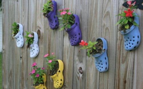 Какие креативные идей можно использовать для украшения ограды на даче. 35 идей для украшения забора