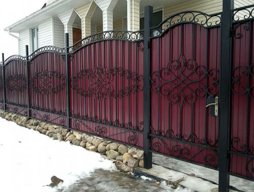 Кованые заборы для частного дома. Как сделать кованый забор – важные аспекты создания и установки