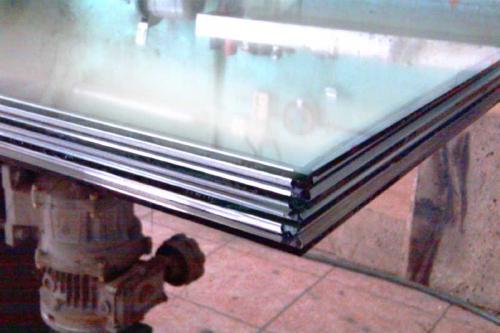 Почему потеют пластиковые окна между стеклами. Почему стеклопакет потеет внутри между стеклами