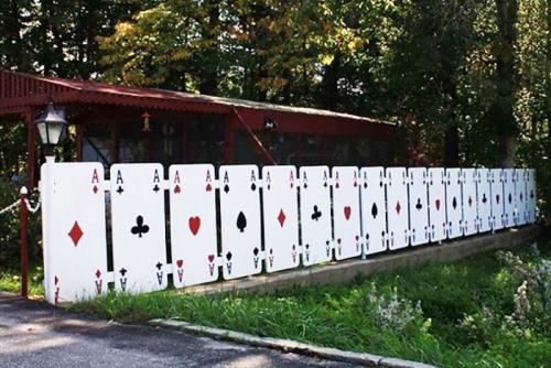 Деревянный забор своими руками дешево. Какой забор сделать для дачи и загородного участка: бюджетные и оригинальные способы (63 фото)