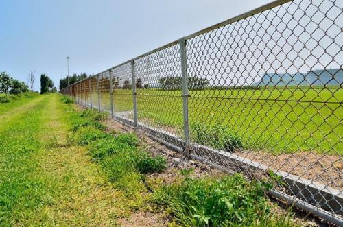 Как построить забор из дерева. О деревянных заборах 05