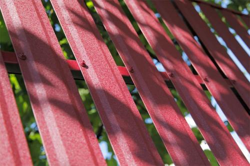 Красивый забор из штакетника своими руками. Как самому установить забор из металлоштакетника