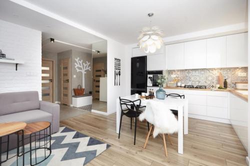 Стол и стулья для гостиной. Как правильно расположить стол в гостиной