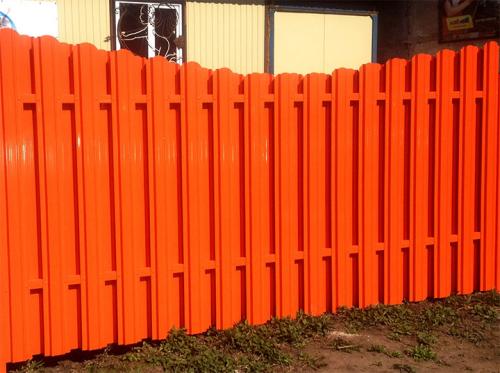 Красивый забор из штакетника своими руками. Как самому установить забор из металлоштакетника