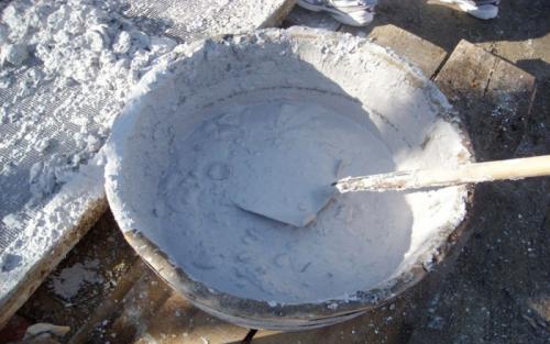 Как развести гашеную известь для побелки стен. Побелка известью: Как развести раствор для разных нужд