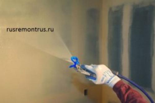 Когда наносить второй слой краски на потолок. Способы покраски