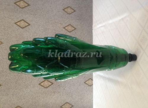 Создайте свои собственные волшебные цветы из пластиковых бутылок 11