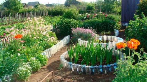 Как сделать из бутылок цветы. Цветы из пластиковых бутылок — подборка оригинальных идей поделок. Пошаговая инструкция, как сделать цветы своими руками + фото-обзоры