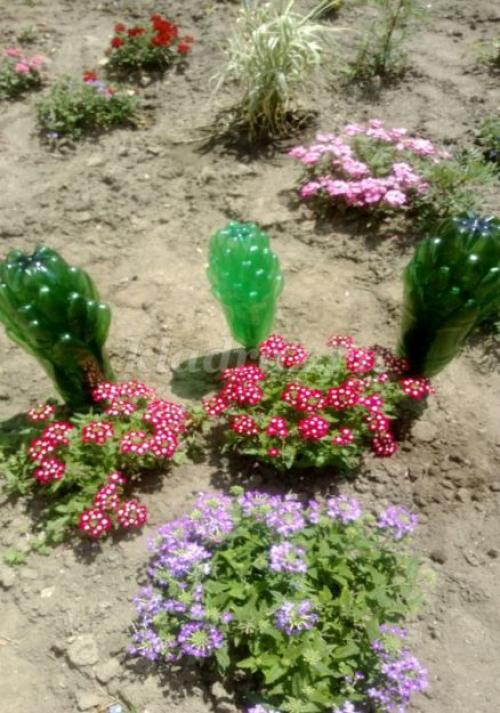 Создайте свои собственные волшебные цветы из пластиковых бутылок 12