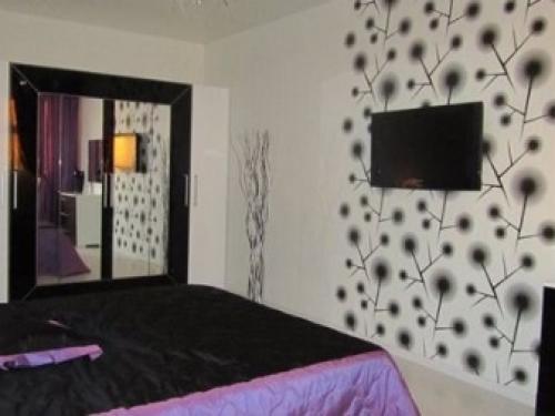 Как лучше подобрать обои для спальни. Какой оттенок выбрать? 03