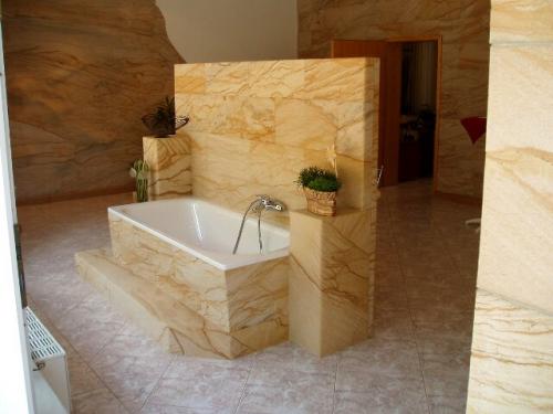 Виниловые или флизелиновые обои: какие выбрать для вашей квартиры 11 Виниловые или флизелиновые обои: какие выбрать для вашей квартиры 11