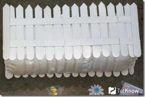 Удивительные садовые поделки из пластиковых бутылок 02 Удивительные садовые поделки из пластиковых бутылок 02