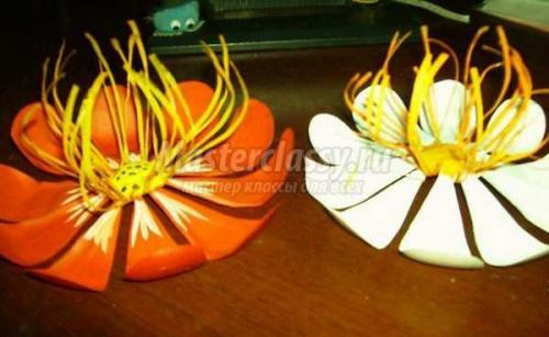 Изготовление цветов из пластиковых бутылок: простой способ украсить интерьер 04 Изготовление цветов из пластиковых бутылок: простой способ украсить интерьер 04