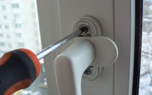 Регулировка пластиковых окон зима-лето самостоятельно инструкция пошагово. Как отрегулировать пластиковые окна самостоятельно - инструкция