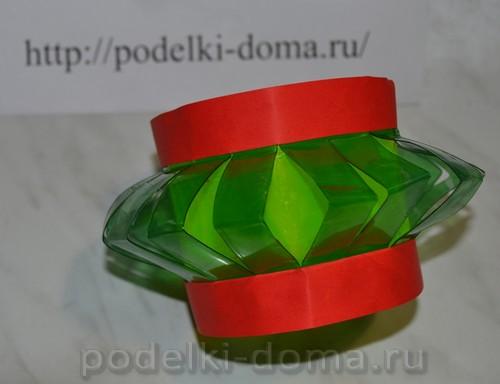 Как сделать новогодние украшения из пластика своими руками. Игрушки-снежинки на елку