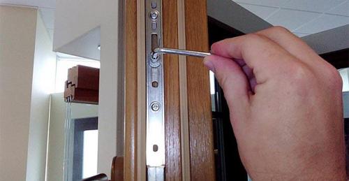 Как перевести окна в зимний режим Rehau. Как отрегулировать окна Rehau на зиму и лето