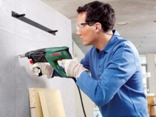 Как повесить полку на бетонную стену 35