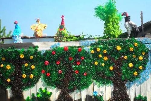 Какие бутылки можно использовать для создания оригинального садового декора. Идеи поделок для сада и огорода 2025 из пластиковых бутылок