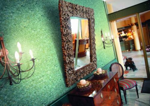 Какие способы защиты от влаги можно использовать для виниловых обоев. Для каких обоев можно использовать лак