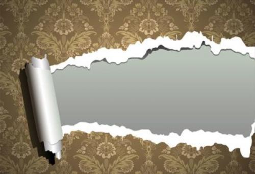 Как избежать образования пятен на обоях после чистки