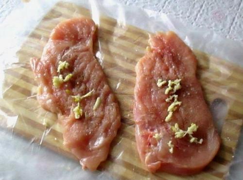 Мои отбивные всегда получаются сочными и с хрустящей корочкой. Чтобы куриные отбивные были сочными, я жарю их только в кляре, а подаю под сыром (проверенный рецепт и фирменные хитрости) 03 Мои отбивные всегда получаются сочными и с хрустящей корочкой. Чтобы куриные отбивные были сочными, я жарю их только в кляре, а подаю под сыром (проверенный рецепт и фирменные хитрости) 03