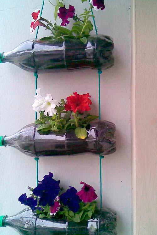 Какие типы растений лучше всего использовать для создания вьющихся цветов из пластиковых бутылок. Подвесная клумба для цветов из пластиковых бутылок