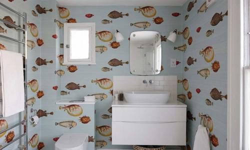 Как обшить старую плитку. Возможности обновления без ремонта