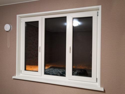 Как правильно установить откосы на пластиковые окна: практический гайд 03