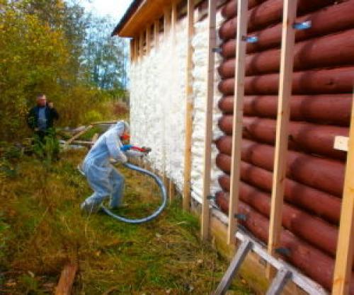 Можно ли использовать пену для уплотнения щелей в деревянном доме. Плюсы и минусы монтажной пены