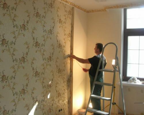 Как отбелить пожелтевшие обои. Почему со временем проступают желтые пятна на обоях