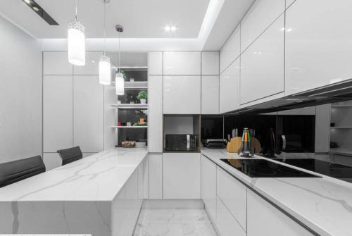 Красивое описание кухонного гарнитура. Хай тек и минимализм