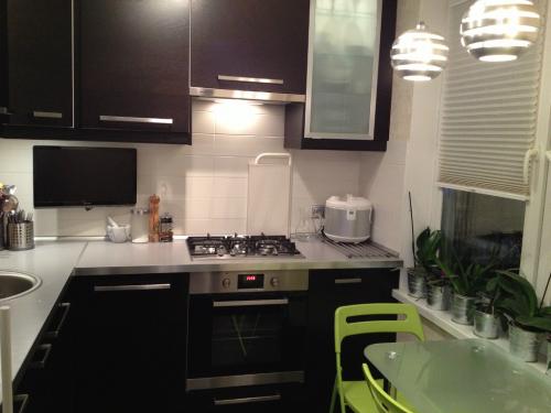 Какой пластик для кухни лучше. Кухня из пластика: плюсы и минусы, типы покрытий, удачные сочетания цветов (реальные фото)