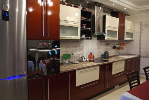 Какой пластик для кухни лучше. Кухня из пластика: плюсы и минусы, типы покрытий, удачные сочетания цветов (реальные фото)