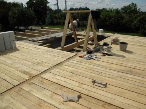 Черновой деревянный пол. Варианты и схемы устройства