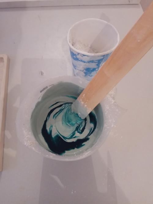 Можно ли окрашивать гипс для декоративного камня, и как это сделать. Колеровка (гипса) декоративного кирпича из гипса