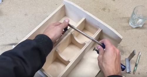 Что можно сделать из 20 литровой канистры. Никогда не догадаетесь, что можно сделать из обычной канистры