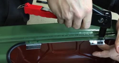 Что можно сделать из 20 литровой канистры. Никогда не догадаетесь, что можно сделать из обычной канистры