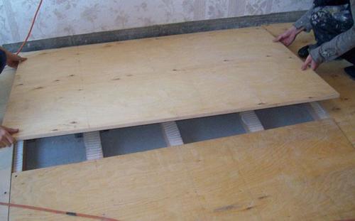 Как сделать дорогой пол из недорогой фанеры. Преимущества и недостатки фанерного пола 07