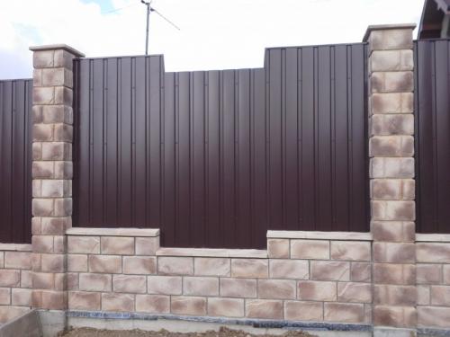 Установка заборов своими руками. Технология монтажа забора из сетки-рабицы своими руками 24