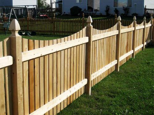 Забор из деревянного штакетника горизонтальный. Устанавливаем деревянный штакетник - бюджетную ограду для дачи