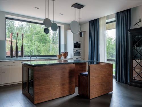 Какая плитка на пол на кухню лучше. Какой может быть дизайн пола на кухне из плитки 01