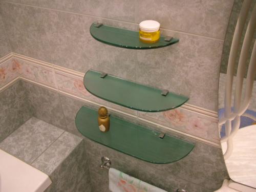 Декор полок в ванной. Интересные стилевые решения полок для ванной комнаты