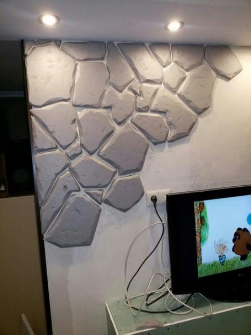 Наша поделка решили сделать отделку стены и камина под камень.